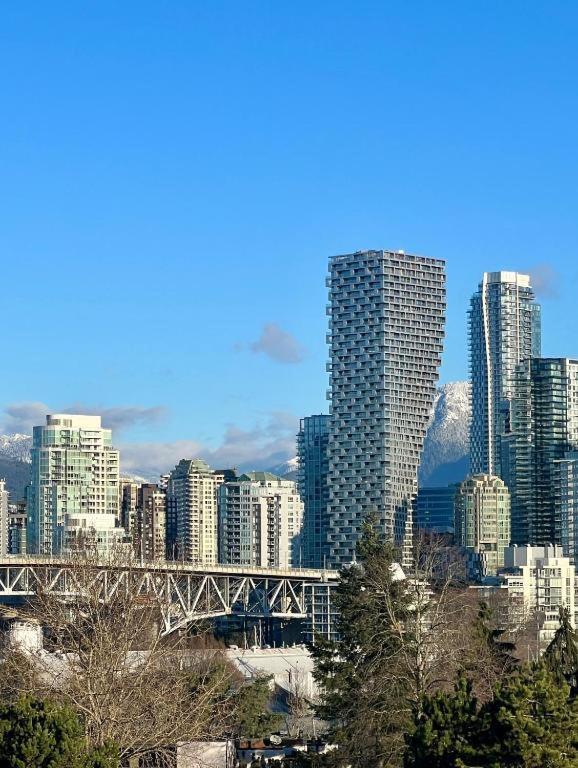 Charming Suite With Amazing Views Vancouver Exterior photo