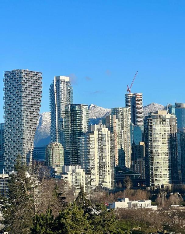 Charming Suite With Amazing Views Vancouver Exterior photo